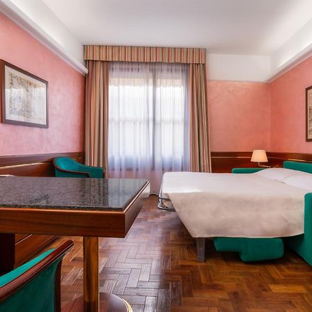 Hotel Crivi'S Milan Bagian luar foto