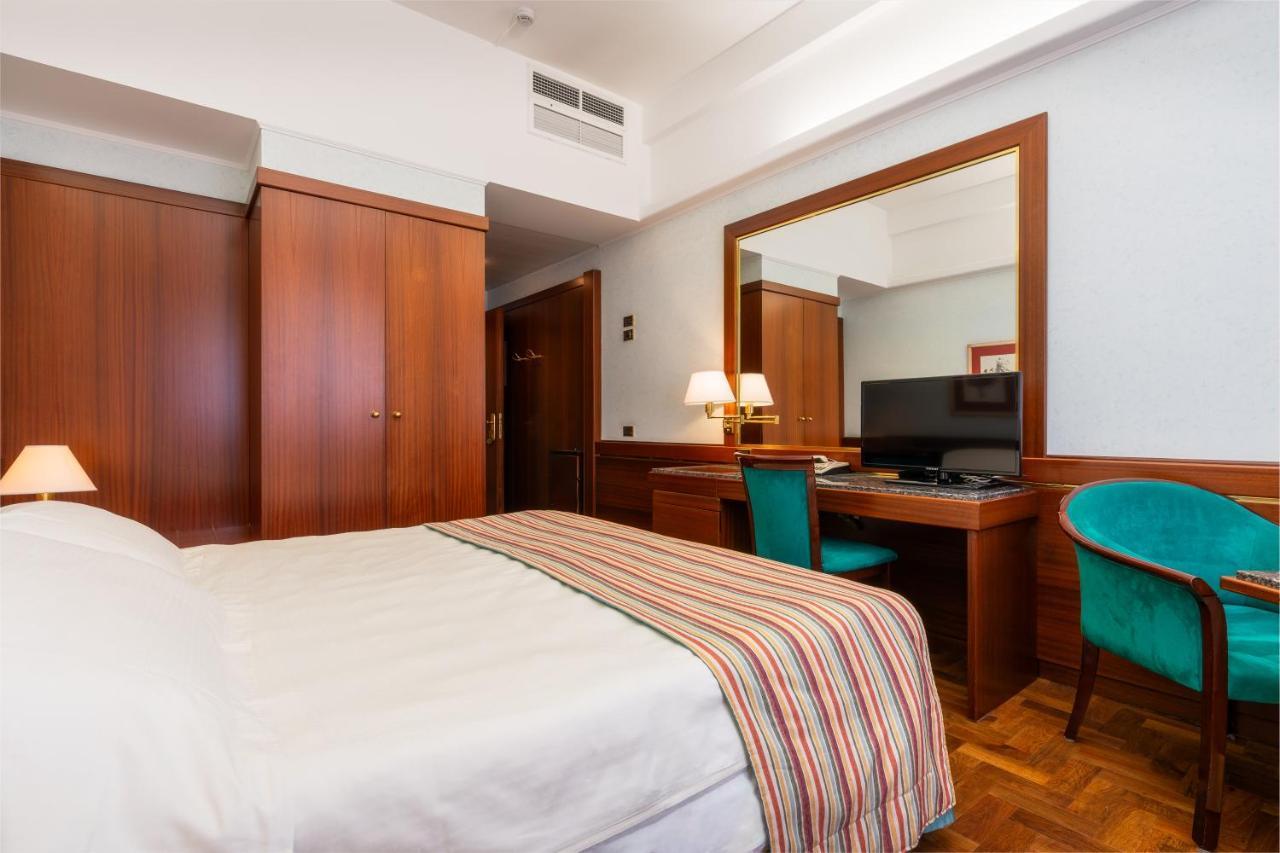 Hotel Crivi'S Milan Bagian luar foto