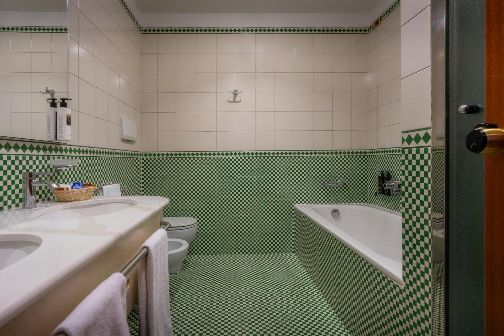 Hotel Crivi'S Milan Bagian luar foto