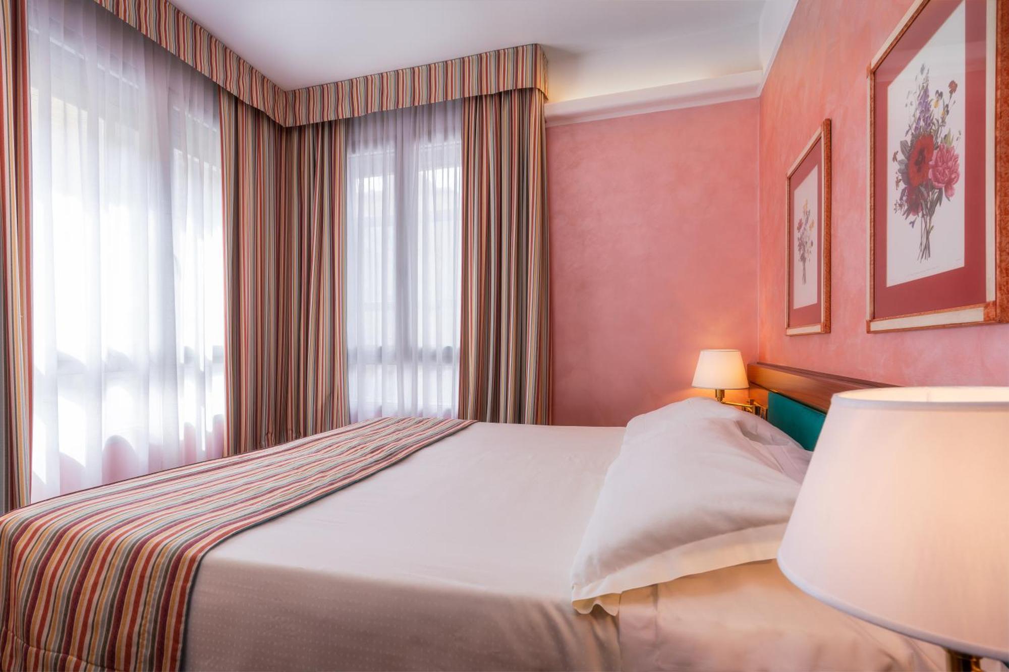 Hotel Crivi'S Milan Bagian luar foto