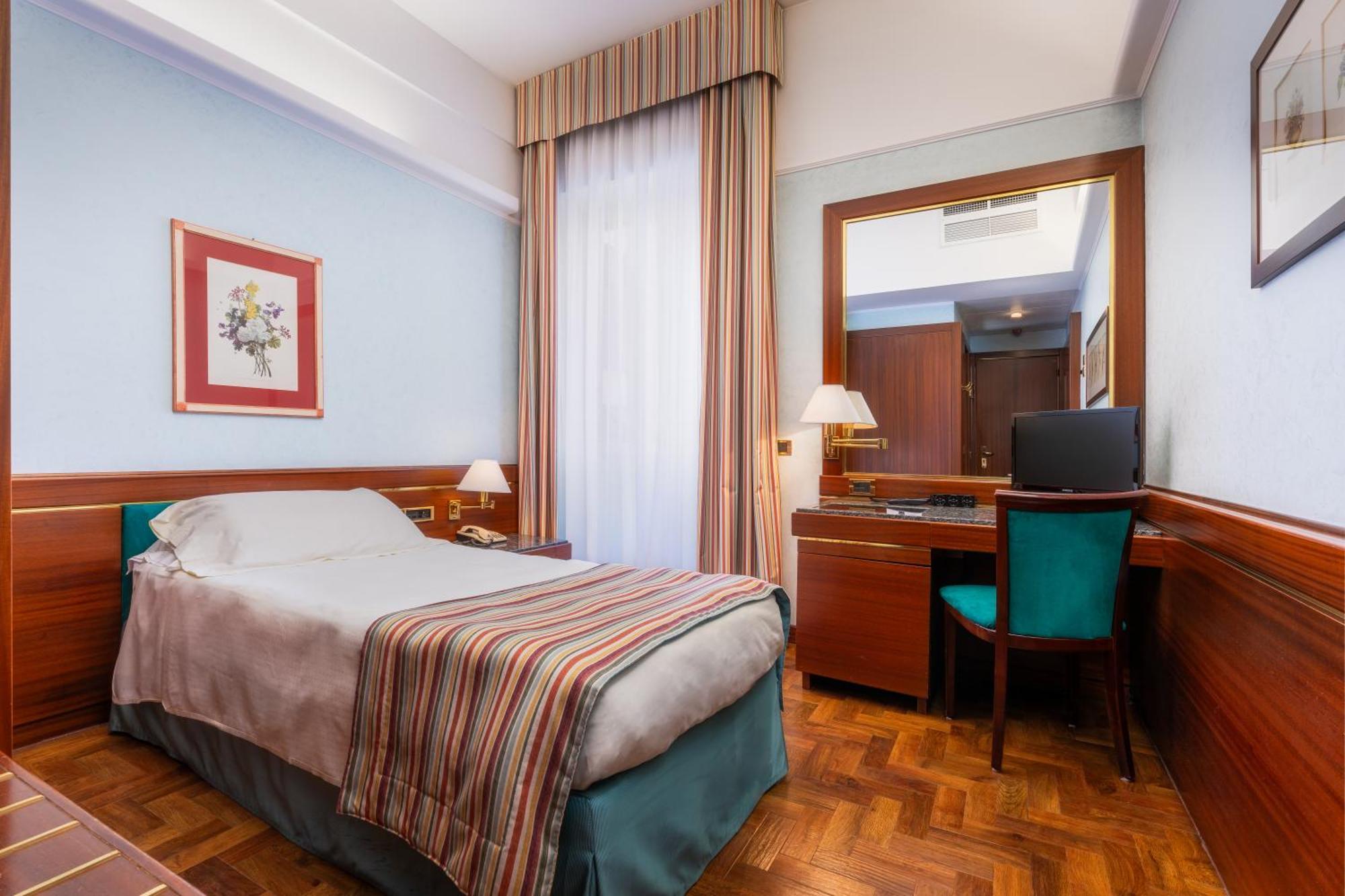 Hotel Crivi'S Milan Bagian luar foto