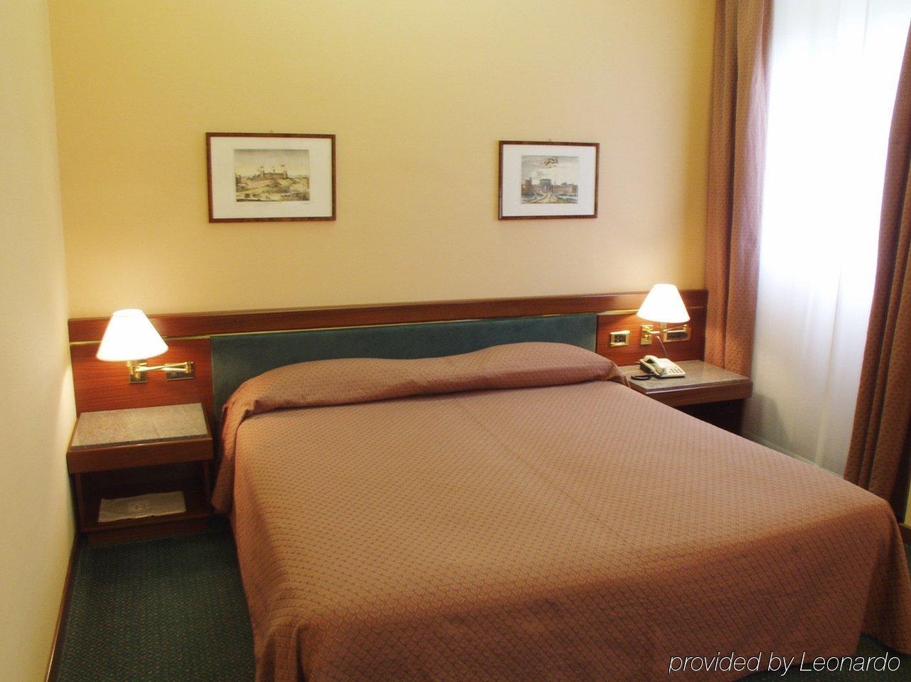 Hotel Crivi'S Milan Ruang foto