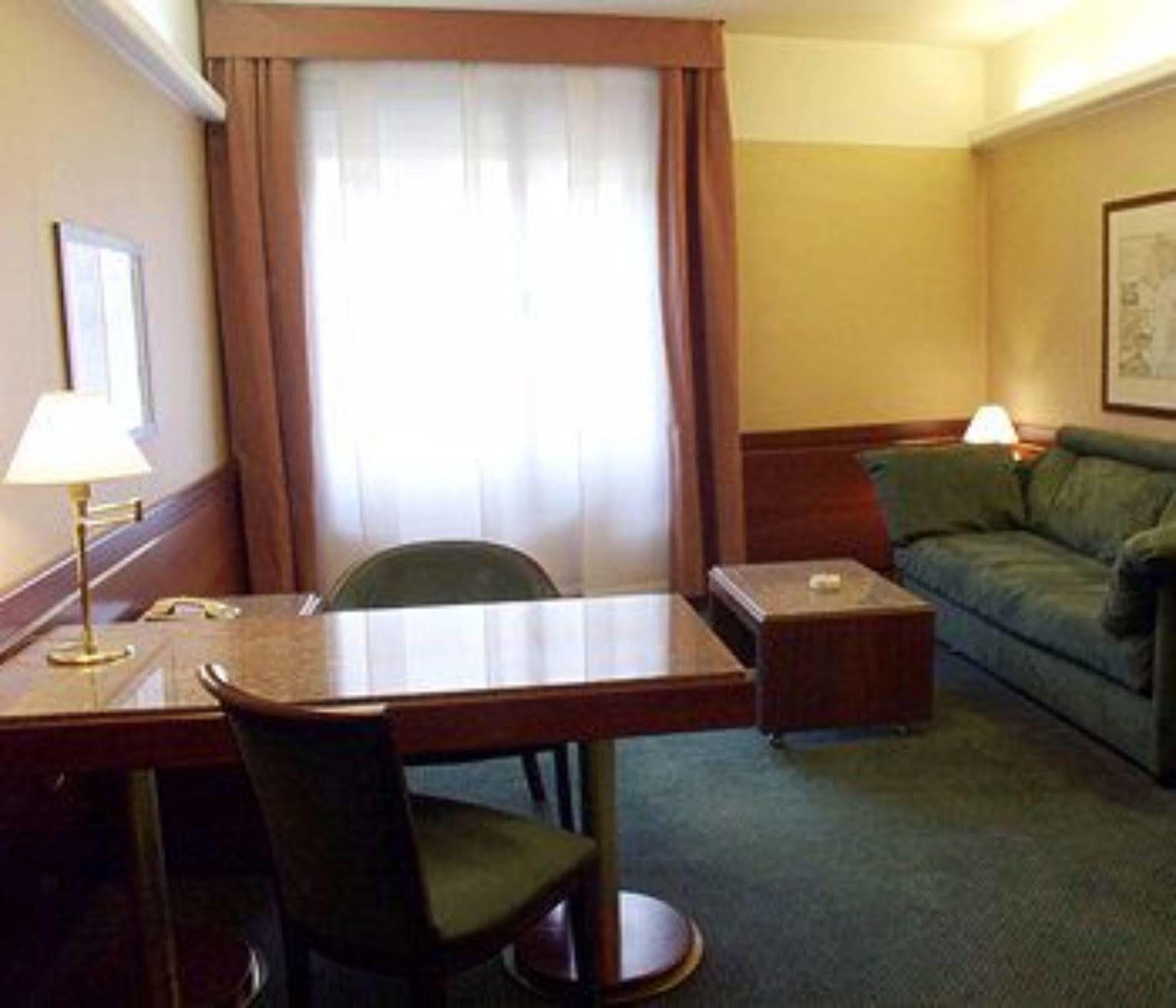 Hotel Crivi'S Milan Bagian luar foto