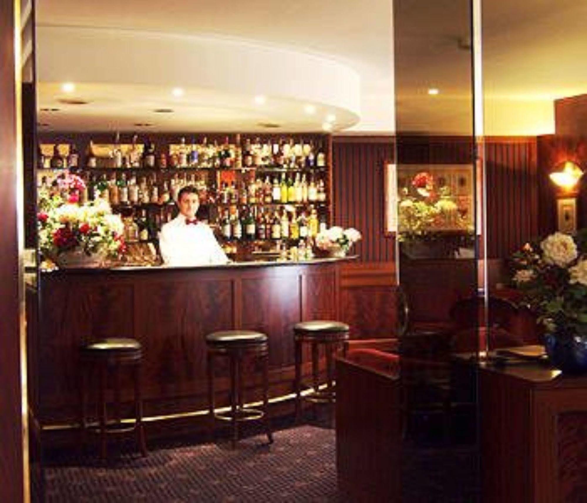 Hotel Crivi'S Milan Bagian luar foto